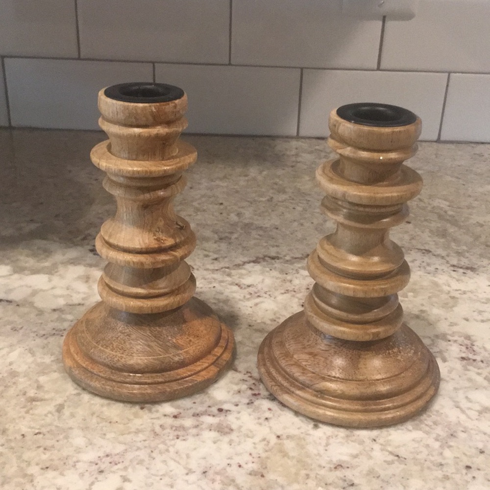 Set of wooded candlestick holders